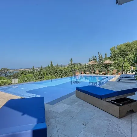 Villa Location De Sur Piscine Et Jardin Vue Panoramique *